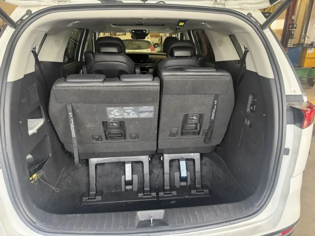 Kia Carnival снимка Kia Carnival