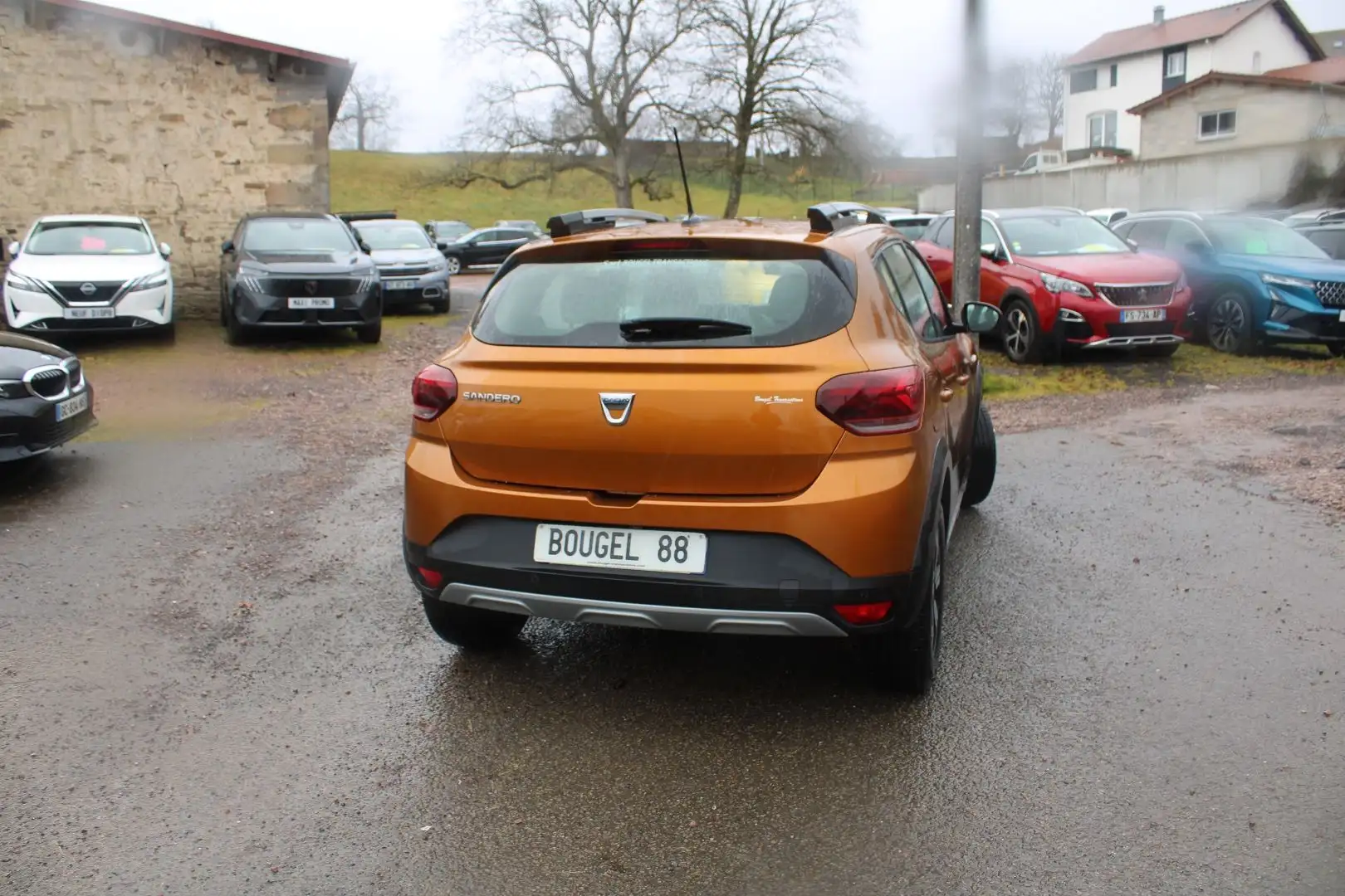 Dacia Sandero TCE 90CH STEPWAY CONFORT -22 Orange - 2