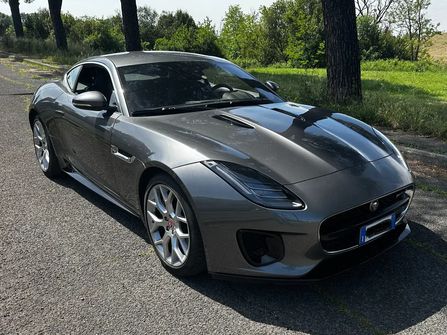 Jaguar F-Type F-Type Coupe 2.0 i4 R-Dynamic rwd 300cv auto Grigio - 1
