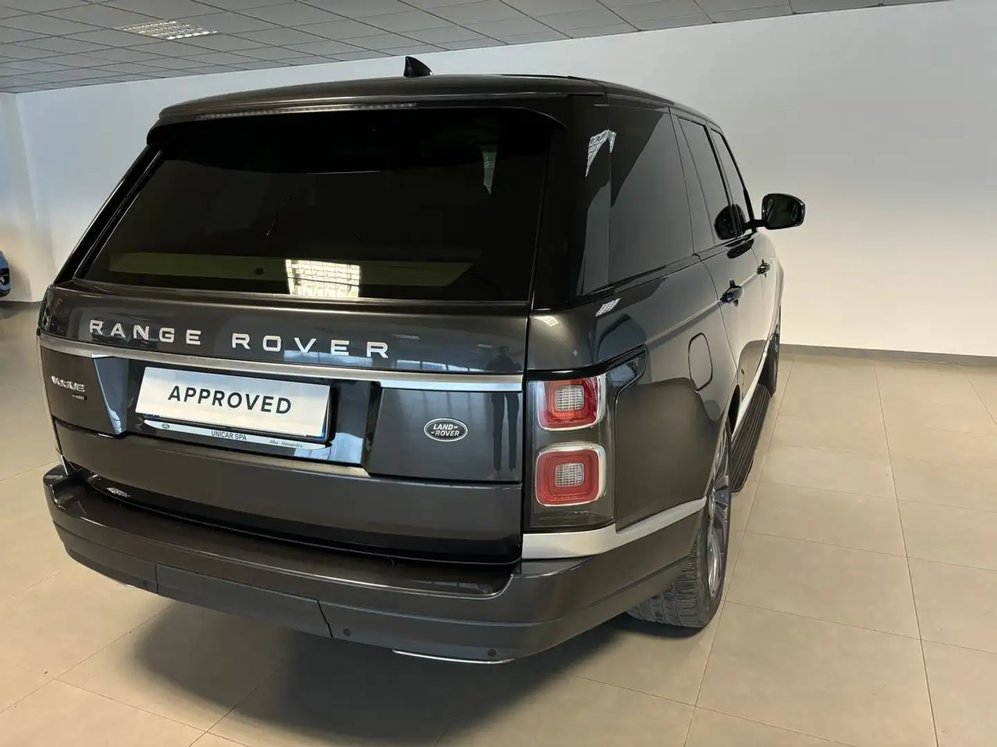 Land Rover Range Rover 2.0 i4 PHEV Vogue 404cv - 24 MESI APPROVED Grigio - 2