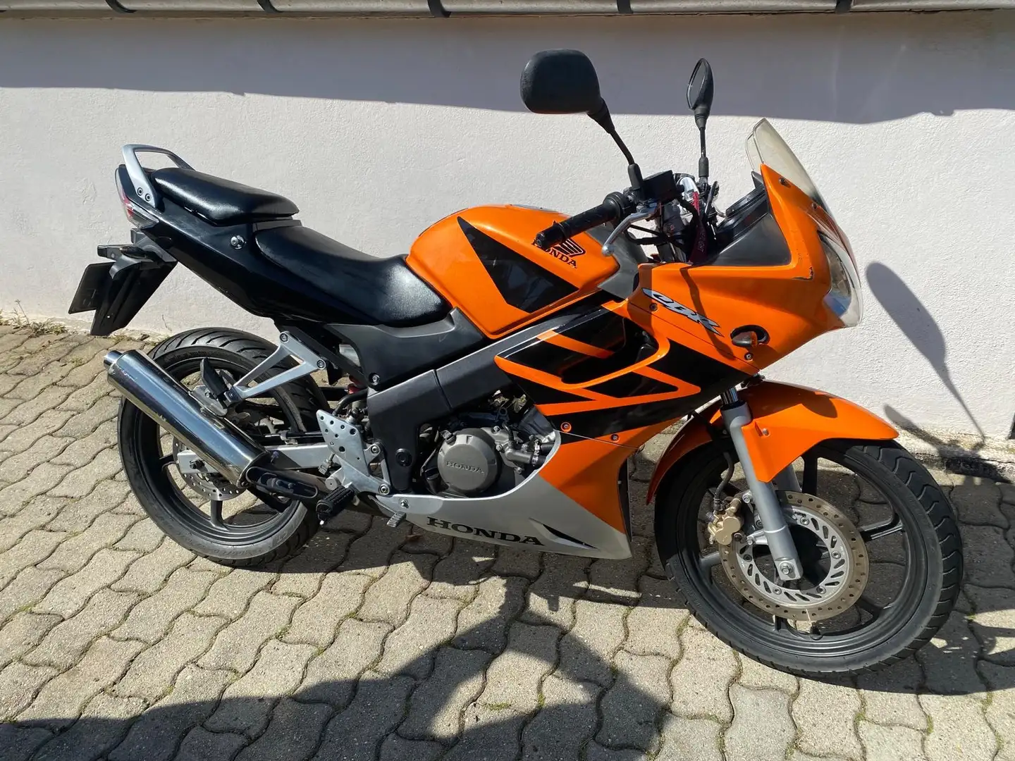 Honda CBR 125 CBR125R Oranžová - 1