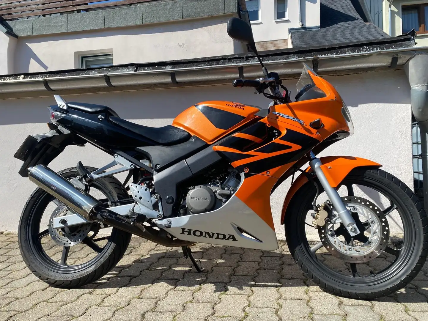 Honda CBR 125 CBR125R Oranžová - 2