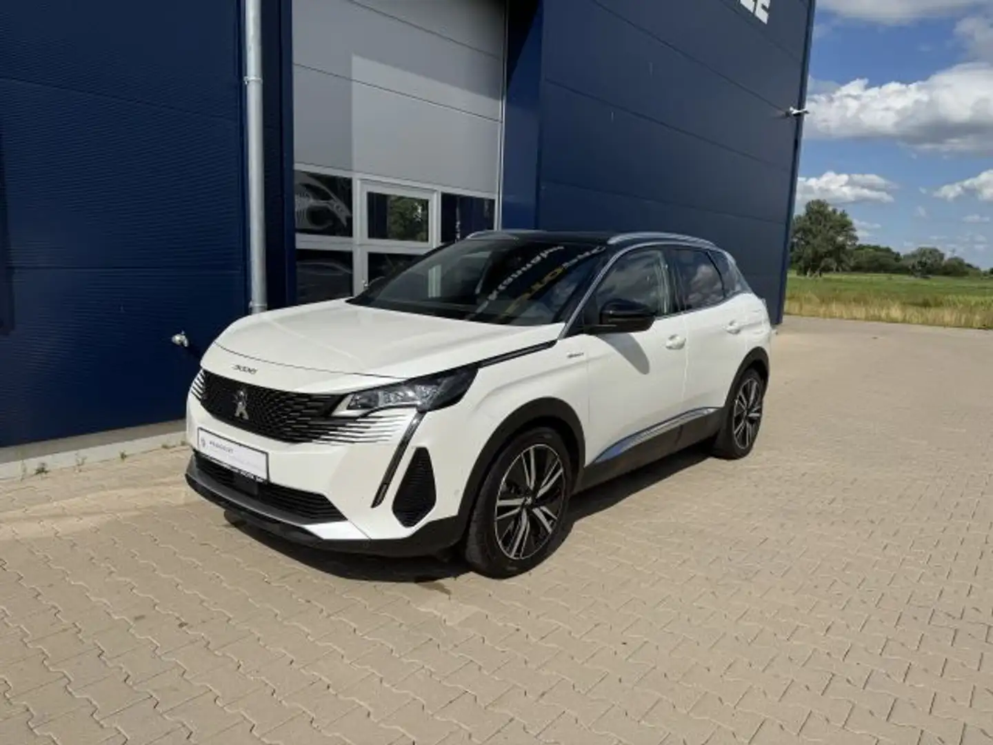 Peugeot 3008 Hybrid4 300 e-EAT8 GT Pack Weiß - 1