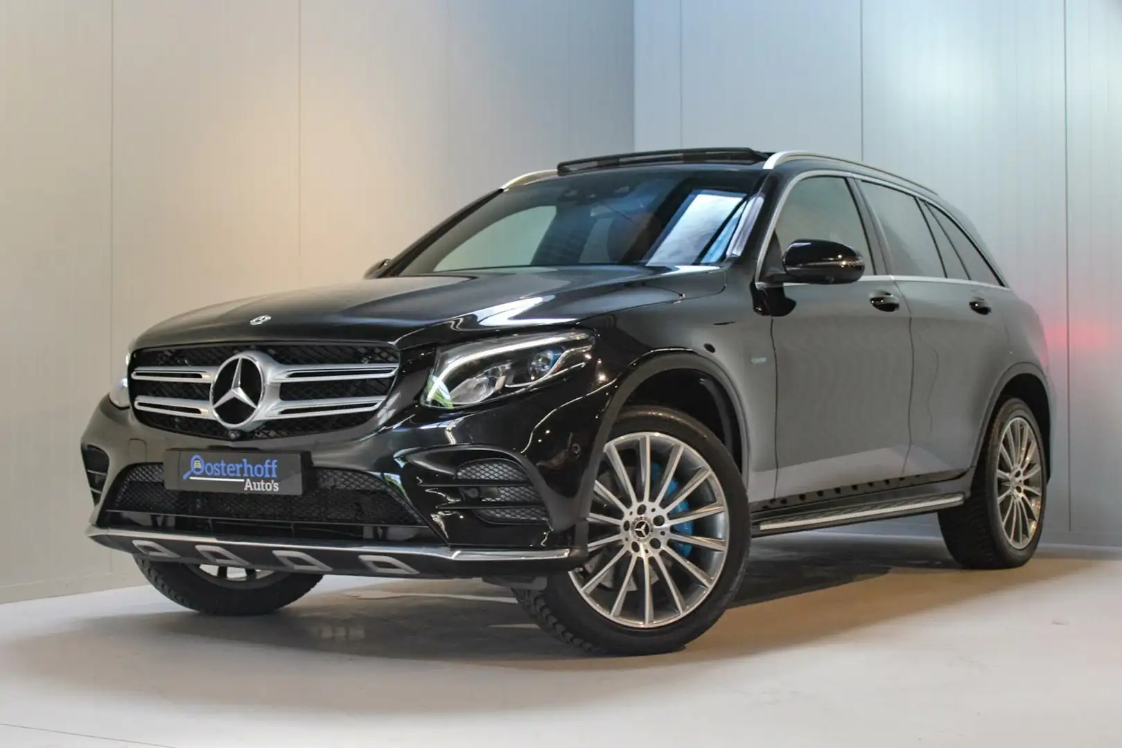 Mercedes-Benz GLC 350 350e 4MATIC Premium | PANO | AMG LINE | Zwart - 1