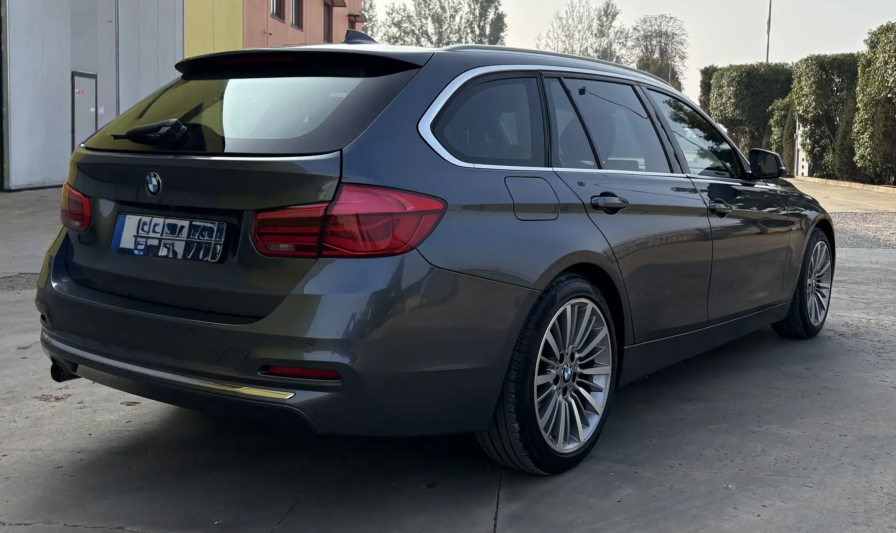 BMW 316 316d Touring Luxury auto - 2