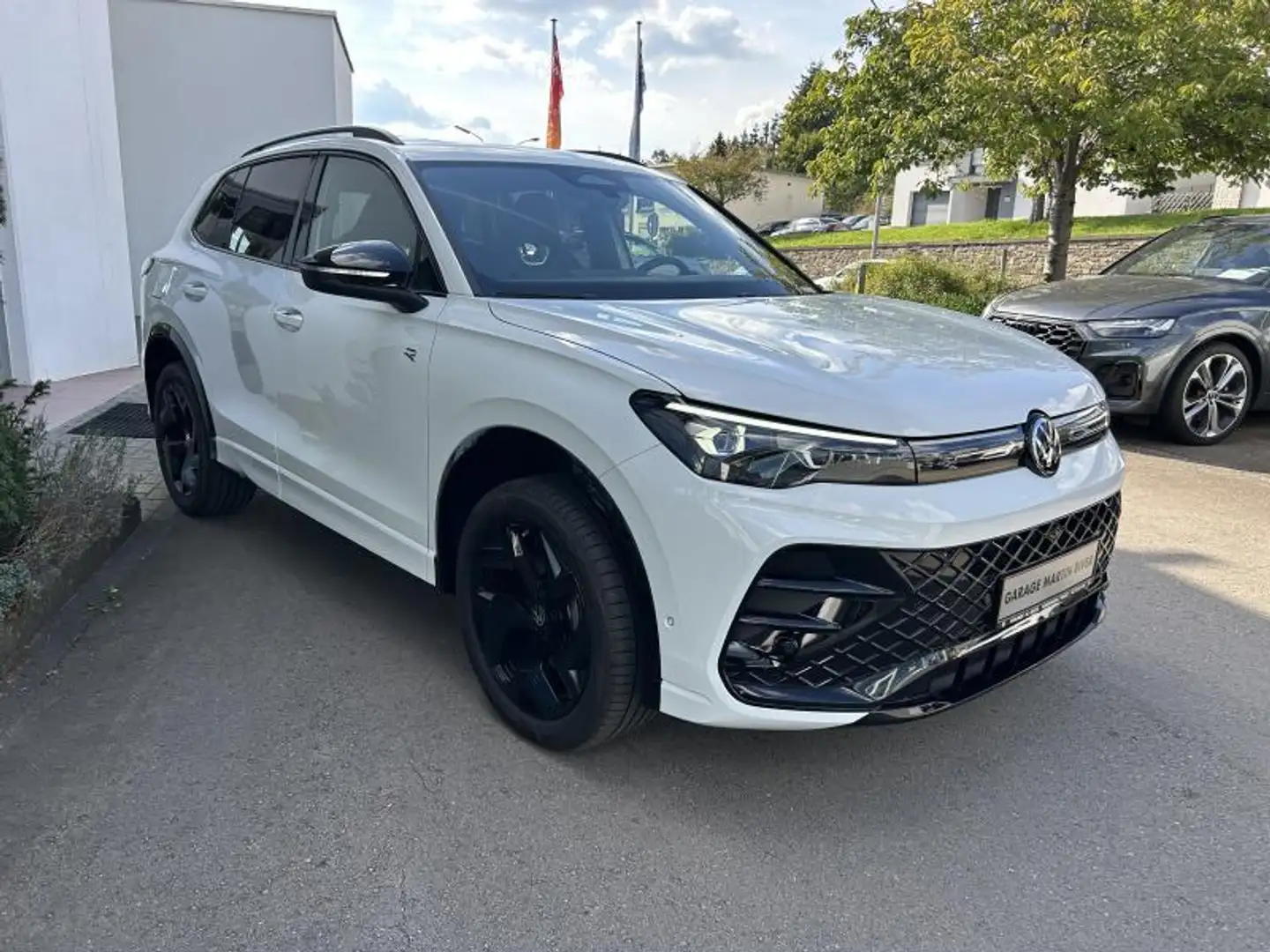 Volkswagen Tiguan R-line 2.0 TDI 4Motion DSG Blanc - 2