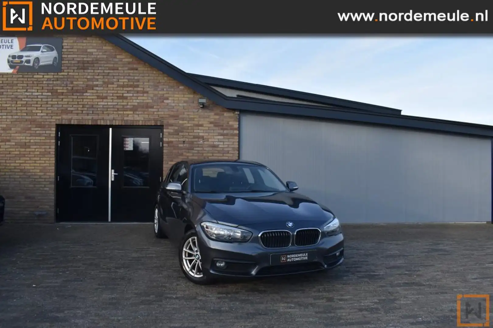 BMW 116 116D EDE SPORT, Cruise, Navi, PDC Grijs - 1