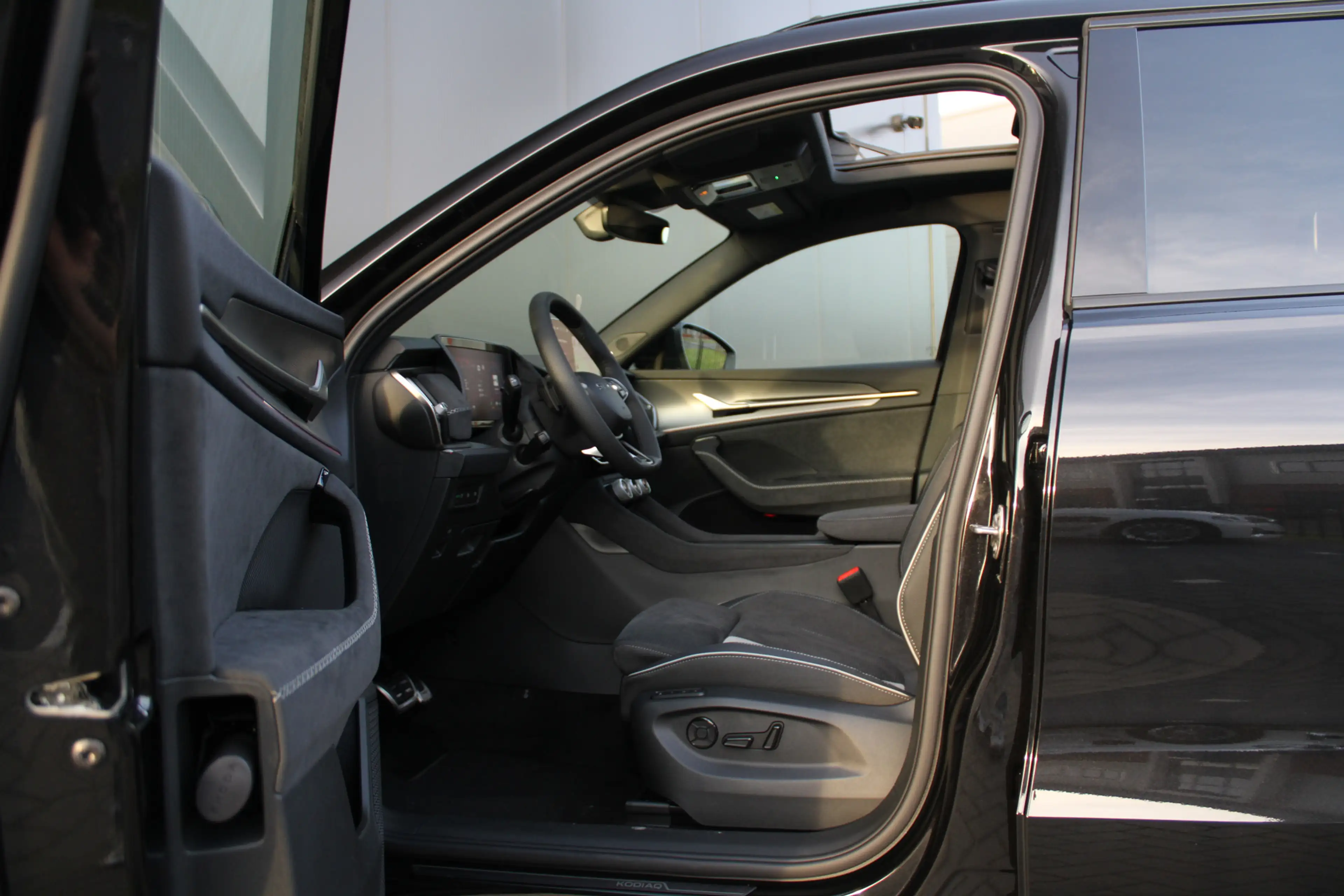 Skoda Kodiaq 1.5 TSI PHEV Sportline Business - Pano - Trekhaak — photo 9