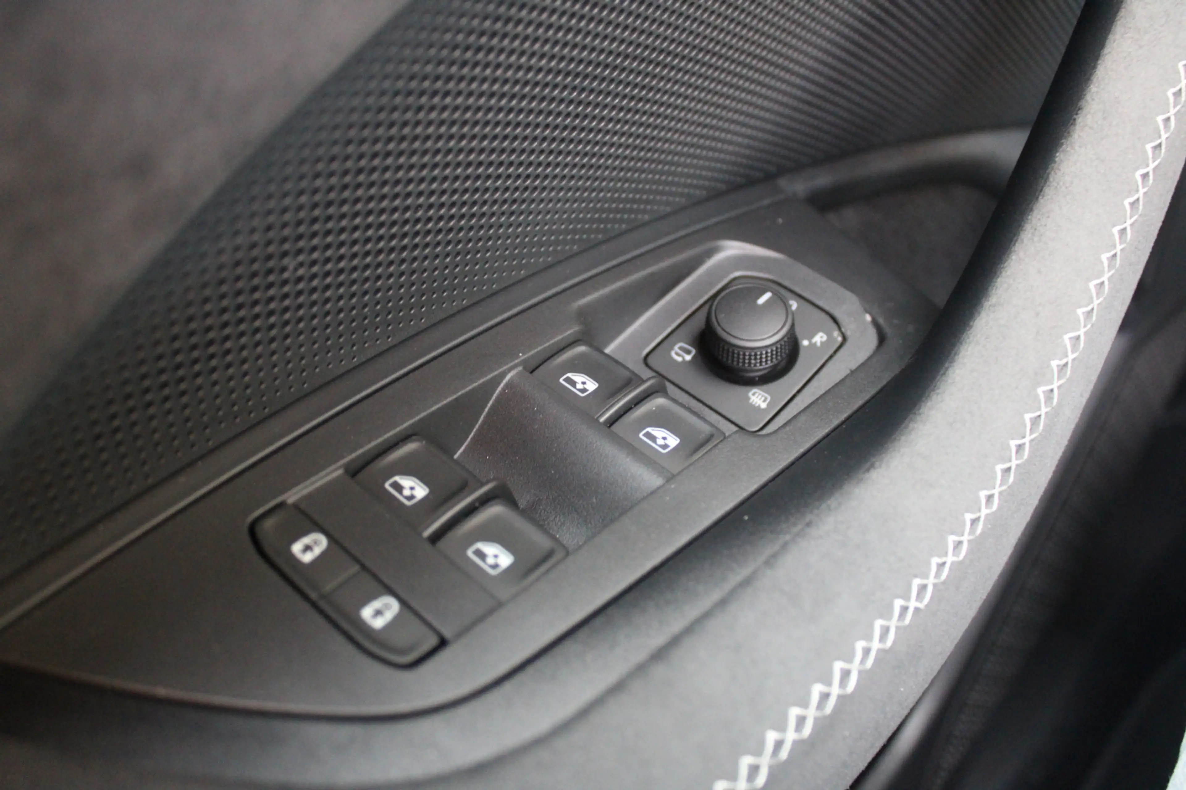 Skoda Kodiaq 1.5 TSI PHEV Sportline Business - Pano - Trekhaak — photo 48