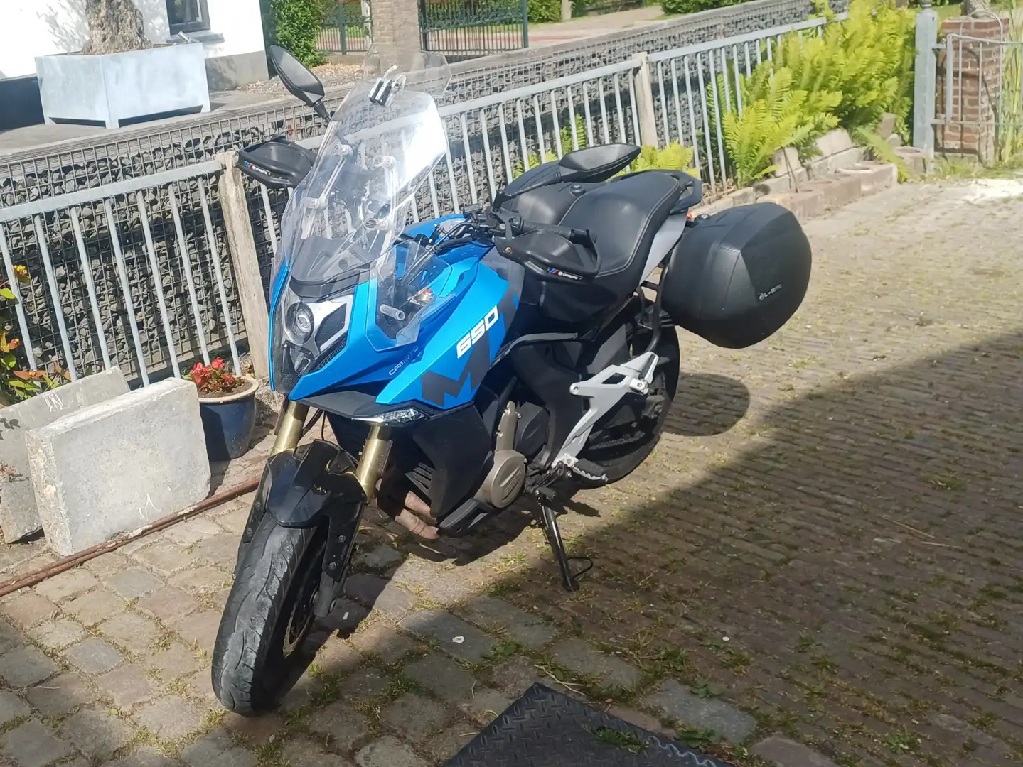 CFMOTO 650 MT Blauw - 1