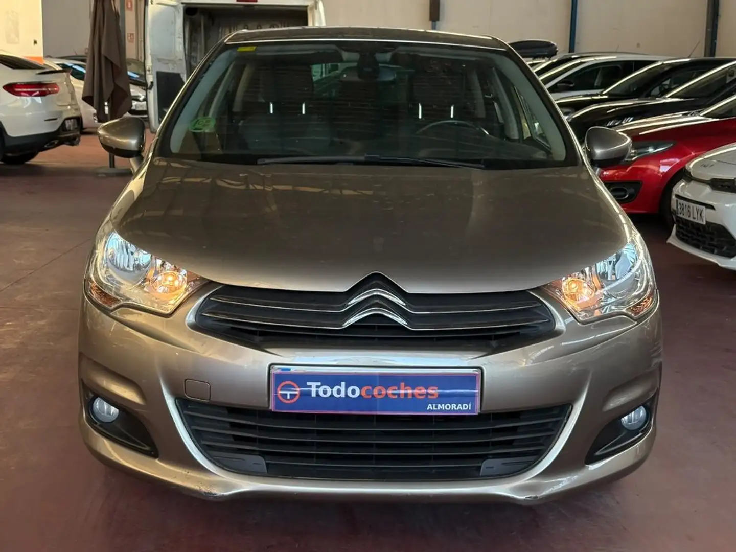 Citroen C4 1.6 VTi Collection Marrón - 2