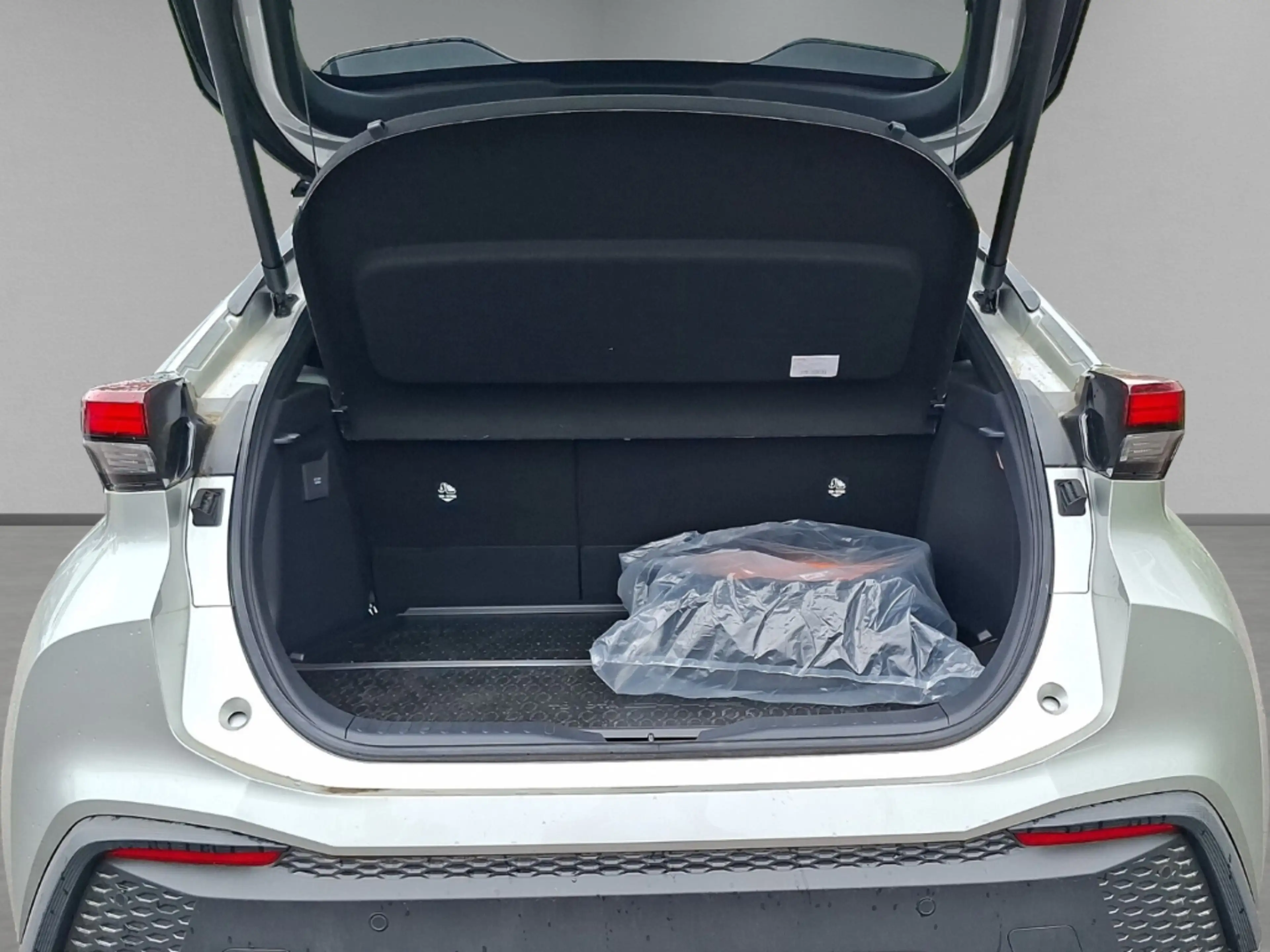Toyota C-HR Plug-in-Hybrid 2.0 Teamplayer Navi Digitales Cockp — photo 9