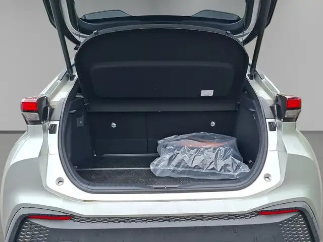 Toyota C-HR view 9