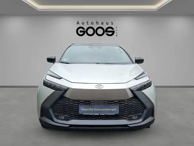 Toyota C-HR view 8