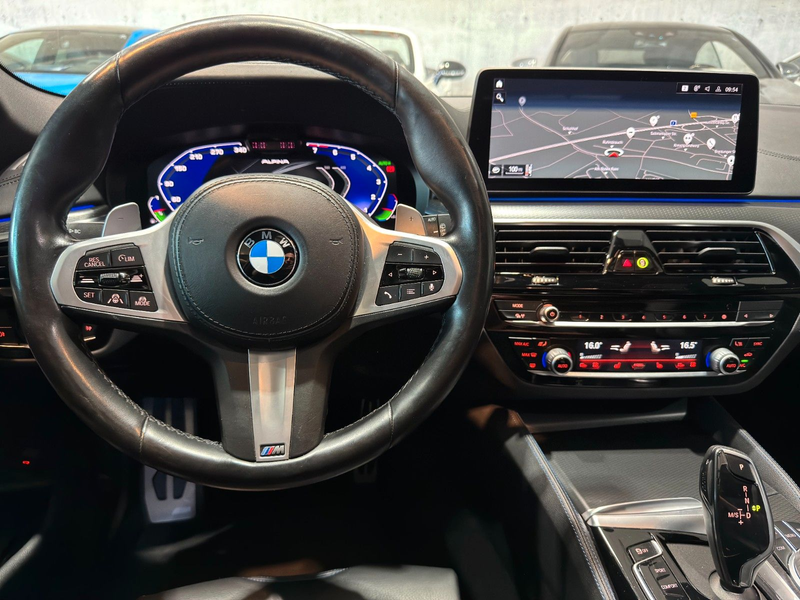 BMW 540 /Touring//i/xDrive/M-Sport/PANO/RFK/M SITZE!! — photo 12