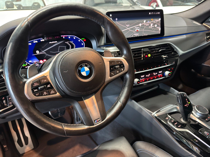 BMW 540 /Touring//i/xDrive/M-Sport/PANO/RFK/M SITZE!! — photo 9