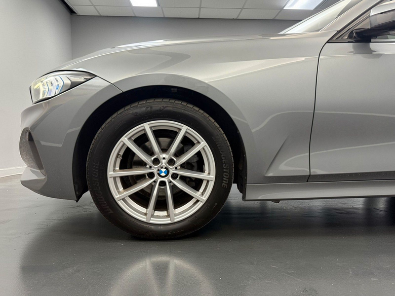 BMW 318 d T Shadow ADAPTIV-LED*HIFI*WIDE*PANO*ACC — photo 4