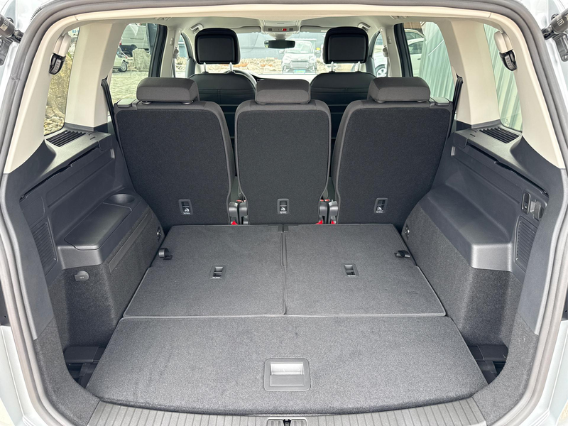Volkswagen Touran Comfort Plus Edition-150 PS-TSI-DSG-7 Sitzer-AH... — photo 12