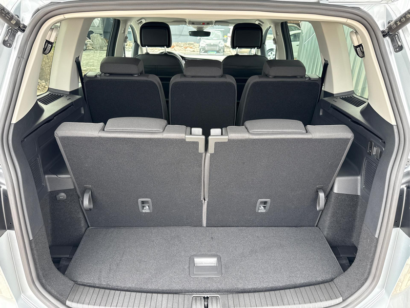 Volkswagen Touran Comfort Plus Edition-150 PS-TSI-DSG-7 Sitzer-AH... — photo 11