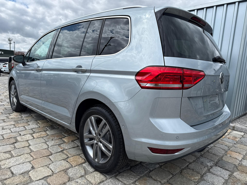 Volkswagen Touran Comfort Plus Edition-150 PS-TSI-DSG-7 Sitzer-AH... — photo 4