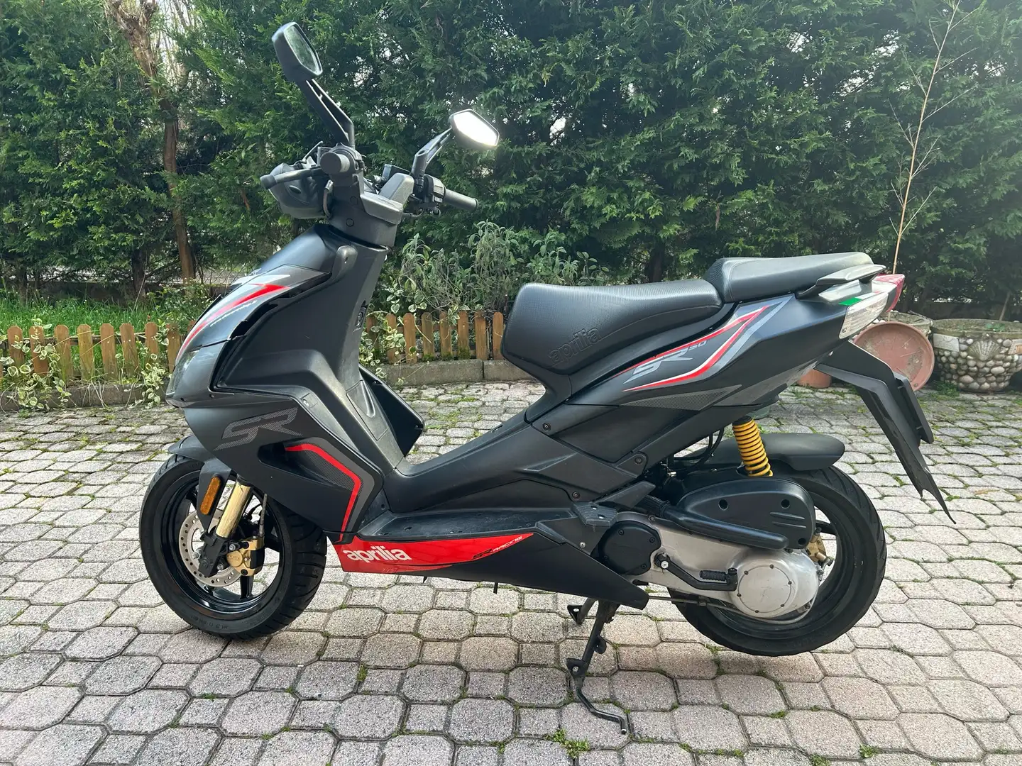 Aprilia SR 50 - 1