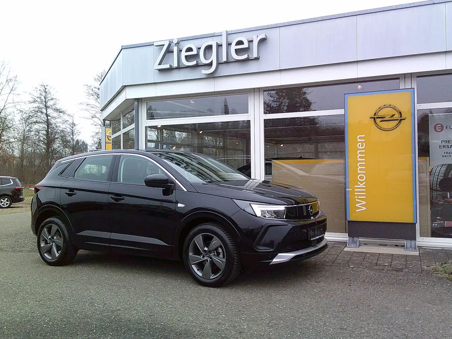 Opel Grandland X Enjoy Schwarz - 1