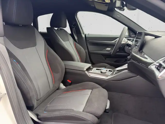 BMW I4 view 14