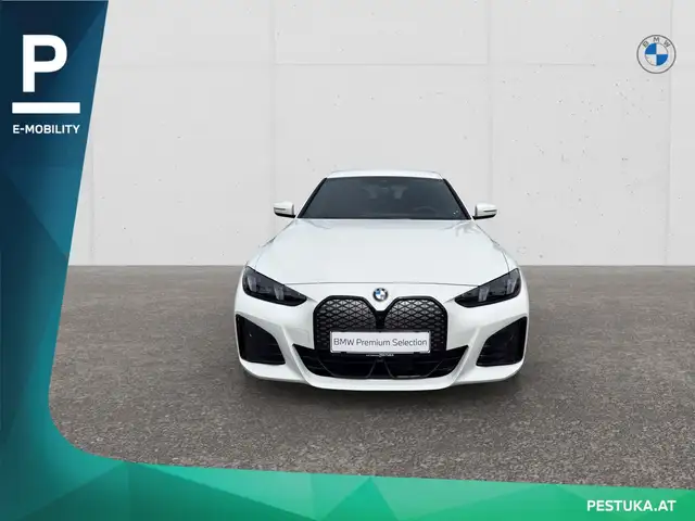 BMW I4 view 2