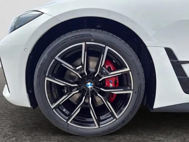 BMW I4 view 7