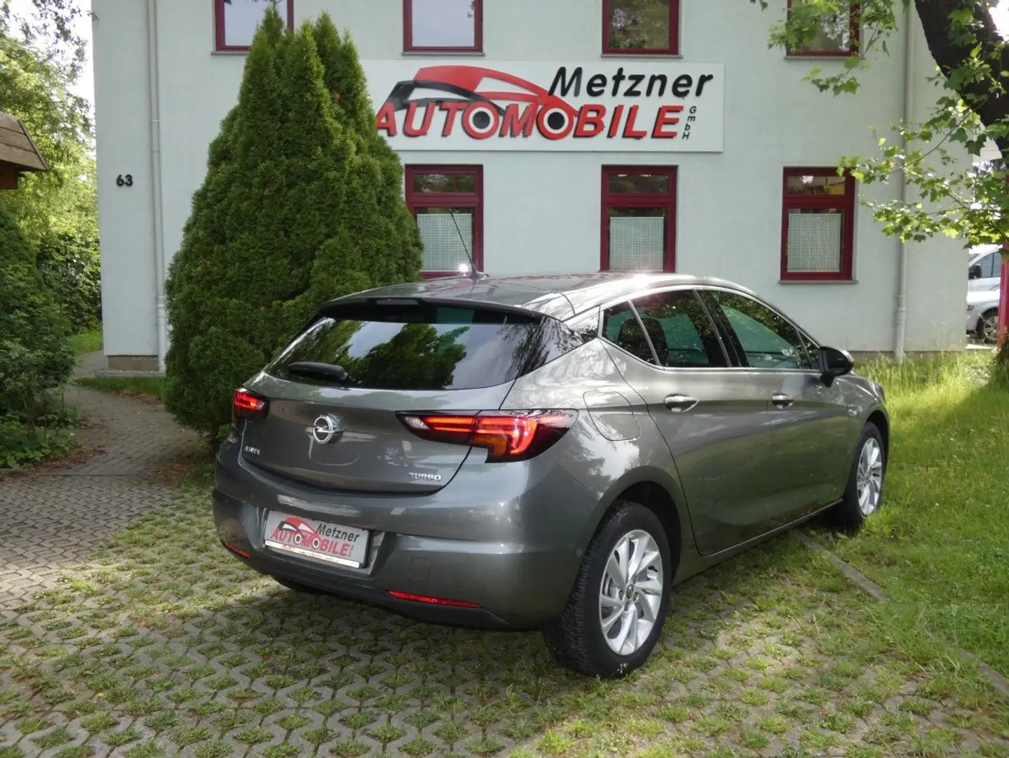 Opel Astra Dynamic, FH vo.+hi., MFL Gris - 2