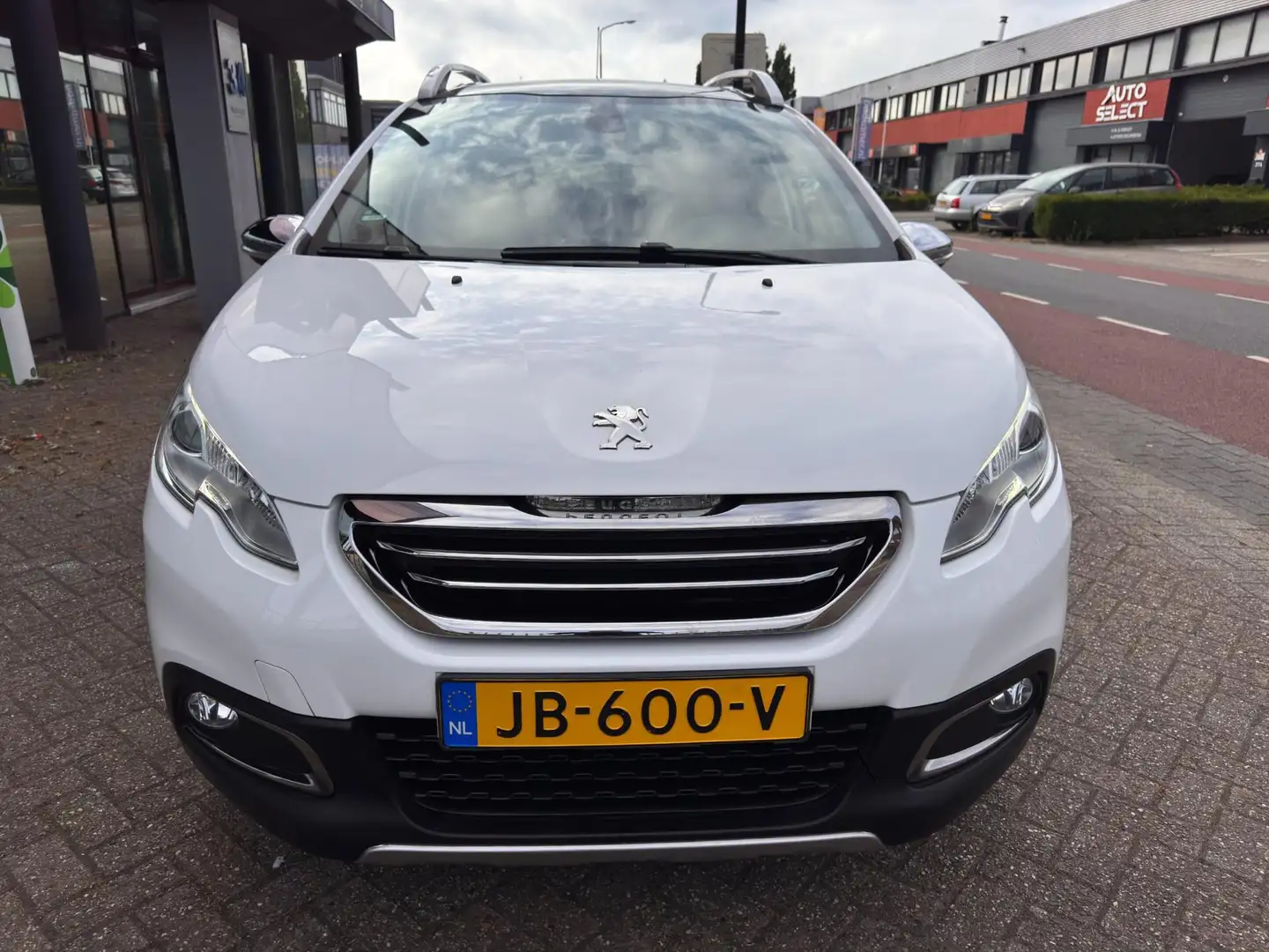 Peugeot 2008 1.2 PureTech Allure / Pano'dak / Navi / PDC / Airc Wit - 2