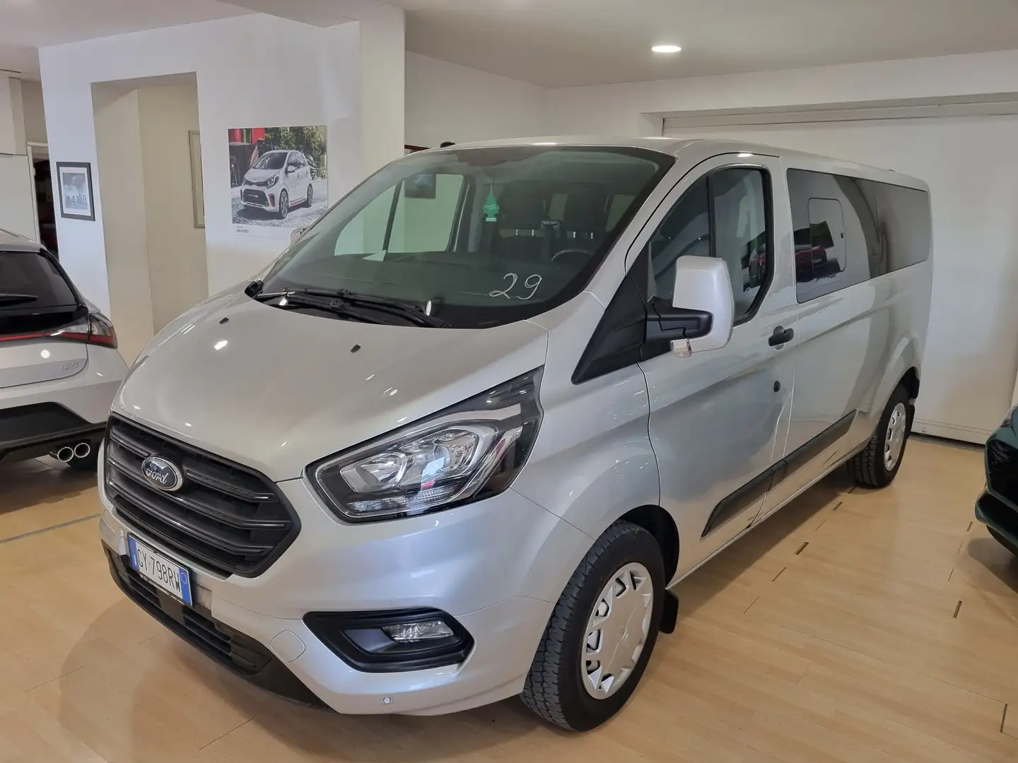 Ford Tourneo Custom 2.0 130CV TREND 9 POSTI Grigio - 2