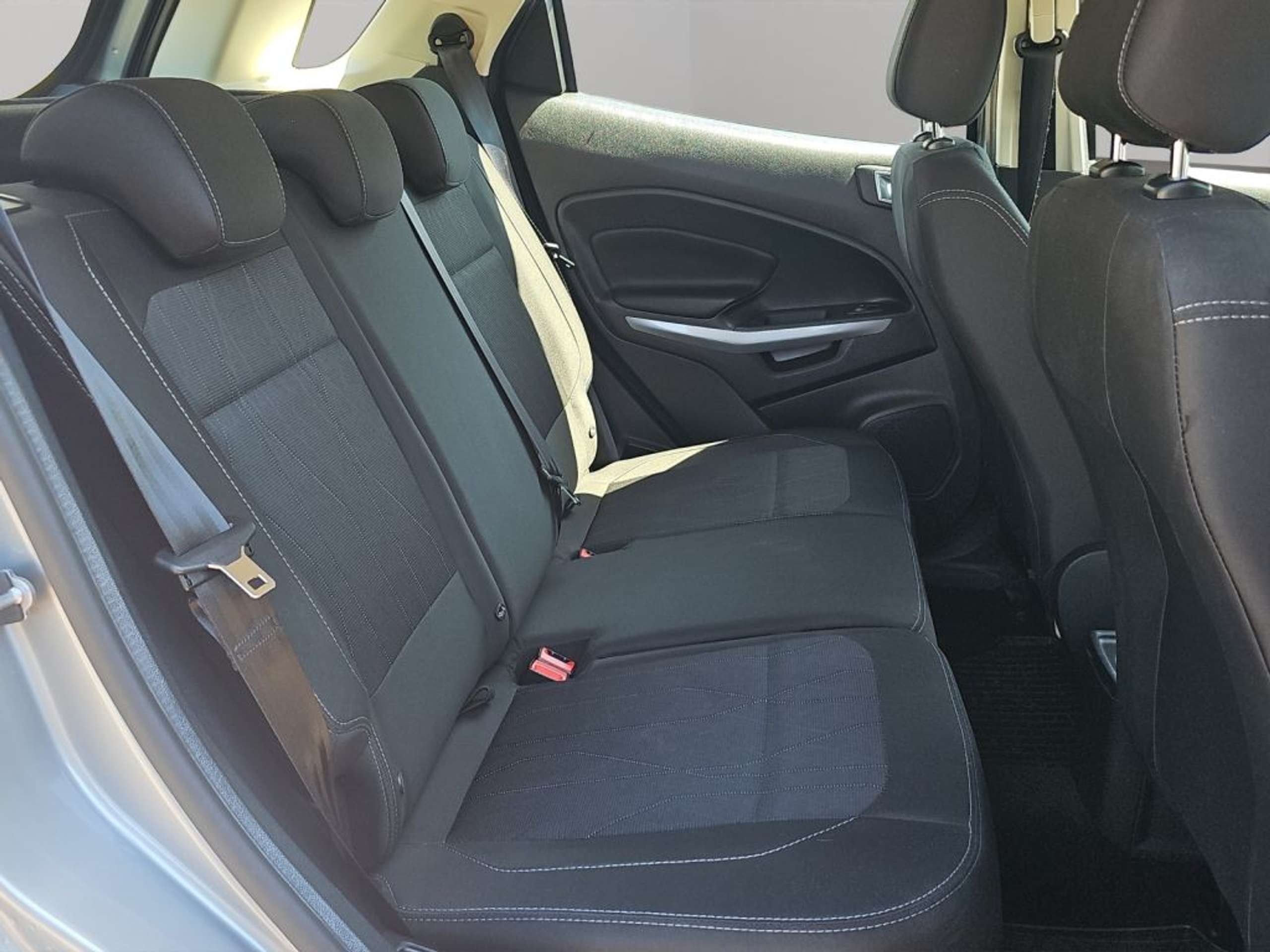Fahrzeugabbildung Ford EcoSport COOL&CONNECT 1.0 Ltr. 125 PS *SHZ*FSH* - mit KI generiert/bearbeitet