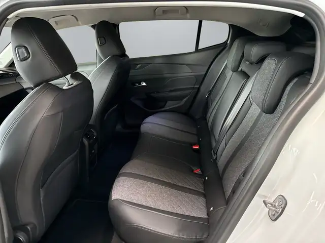 Peugeot 408 view 12