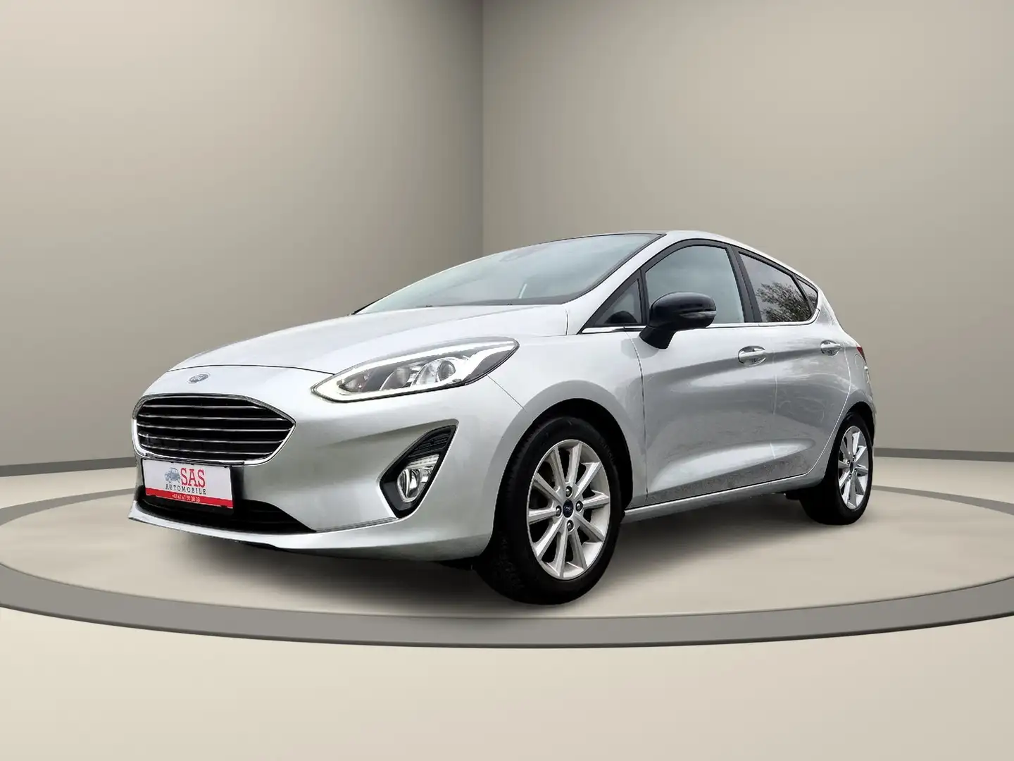 Ford Fiesta Titanium Silber - 1
