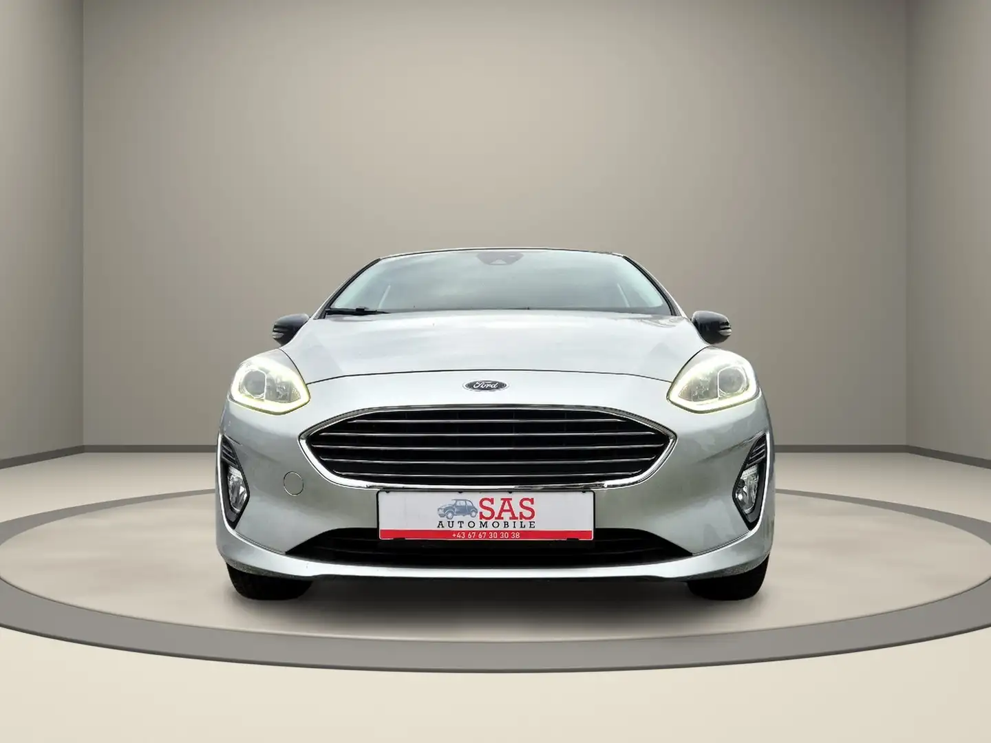 Ford Fiesta Titanium Silber - 2