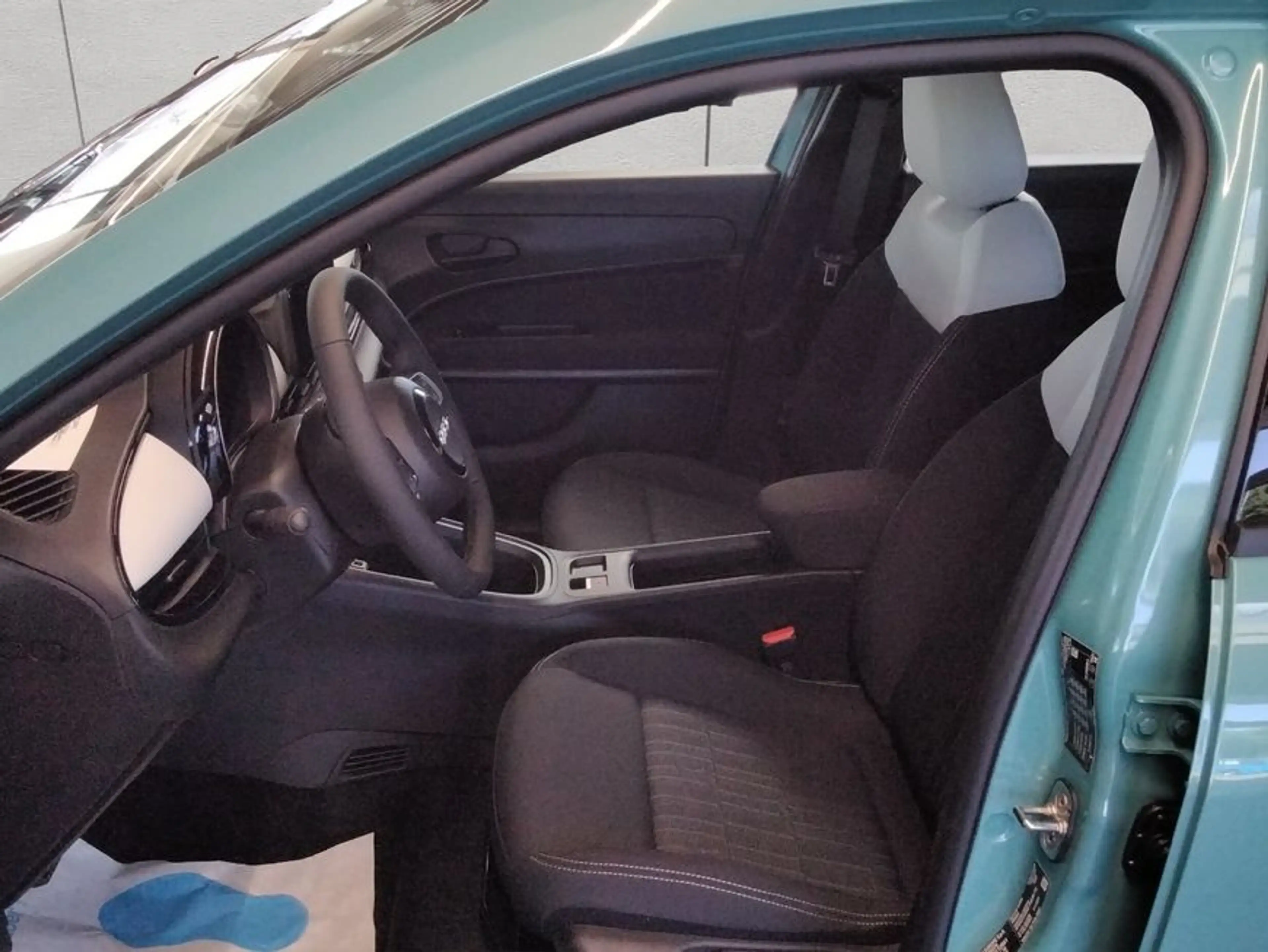 Fiat 600 HYBRID BUSINESS EDITION — photo 10