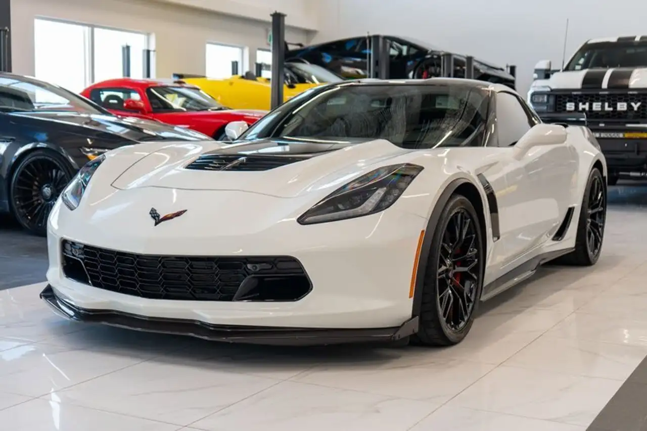Chevrolet Corvette снимка Chevrolet Corvette