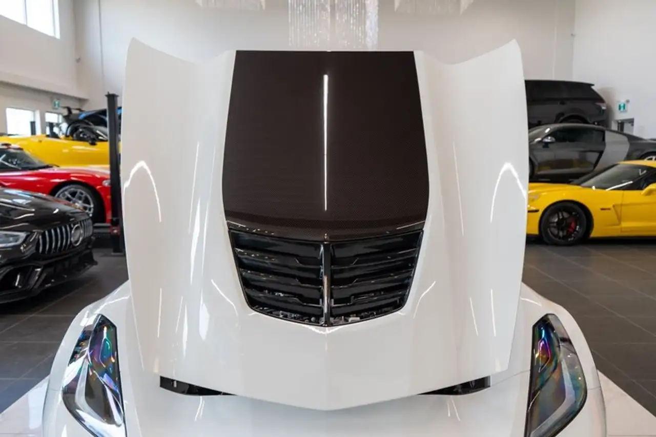 Chevrolet Corvette снимка Chevrolet Corvette