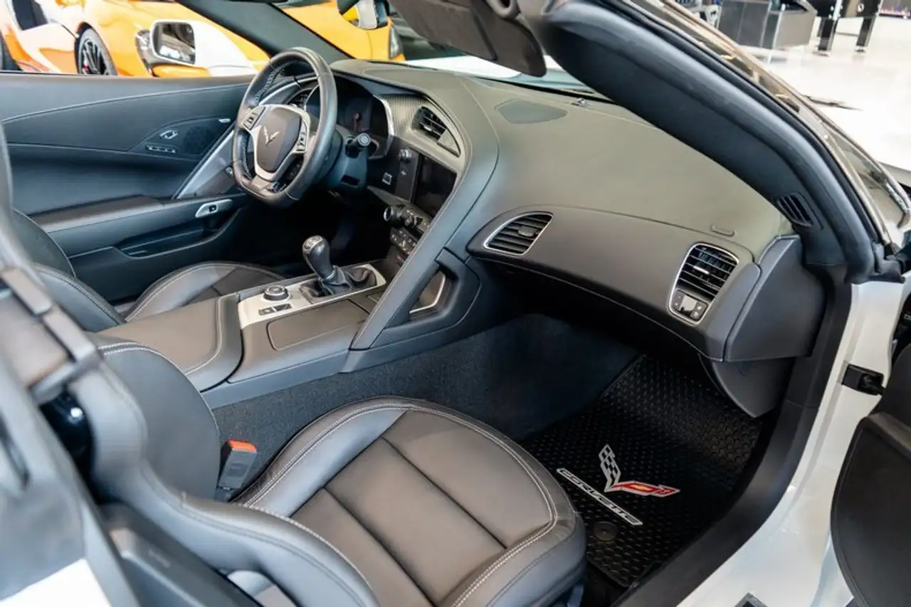 Chevrolet Corvette снимка Chevrolet Corvette