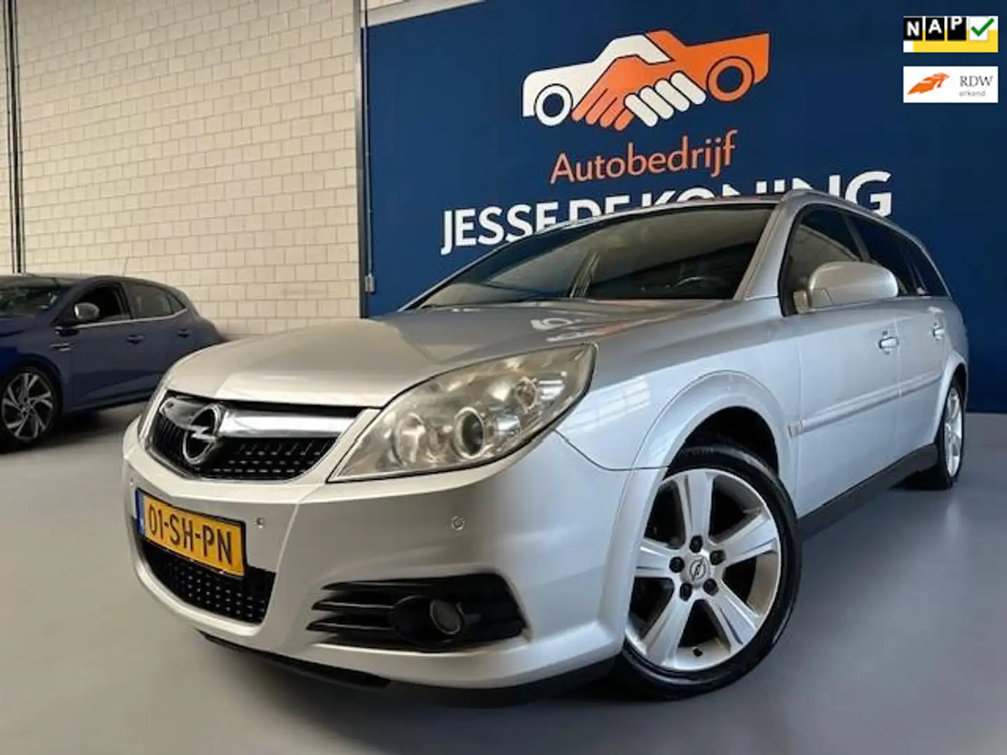 Opel Vectra Wagon 2.2-16V Executive automaat,bj.2006,kleur:gri Grijs - 1