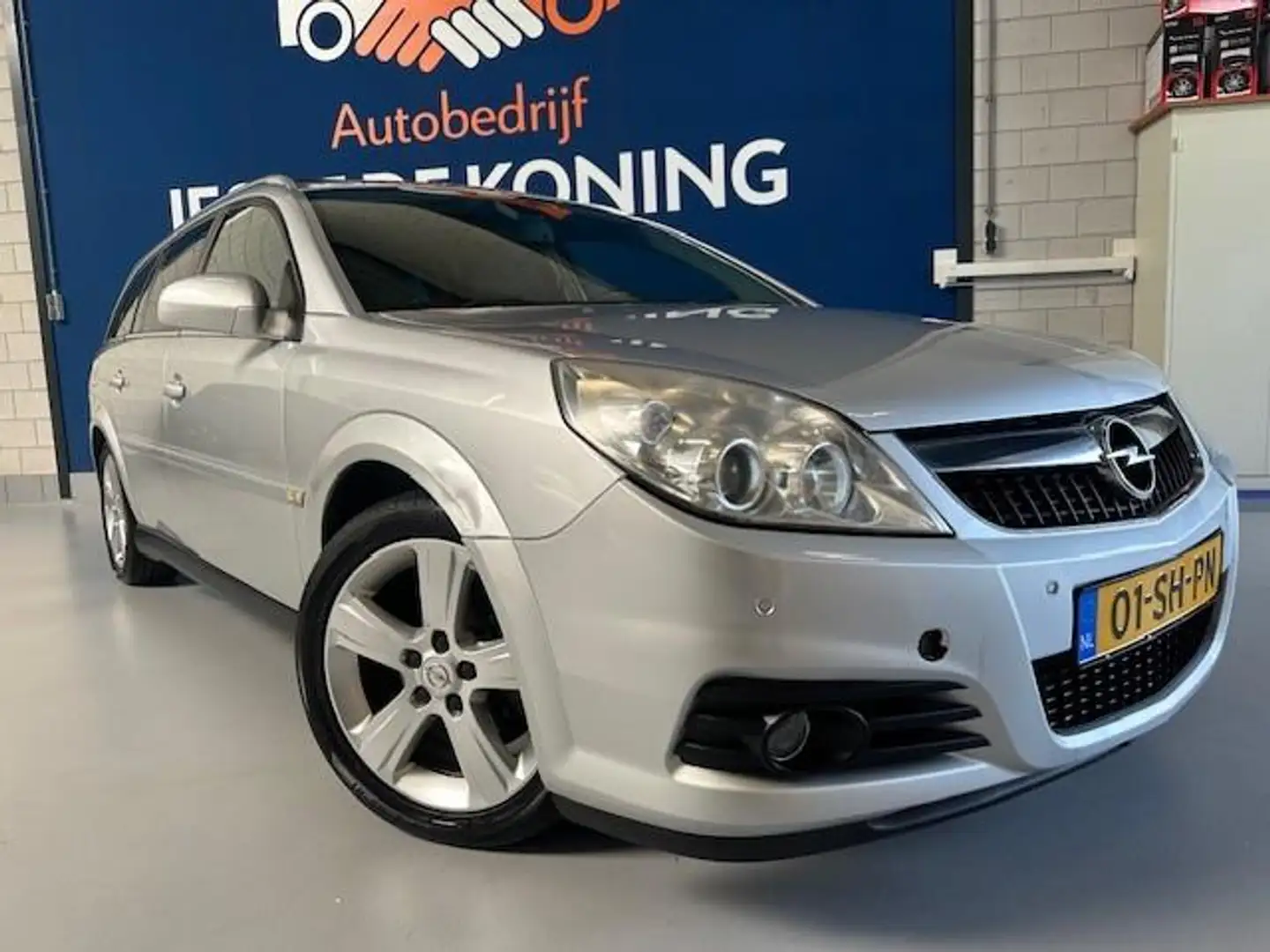 Opel Vectra Wagon 2.2-16V Executive automaat,bj.2006,kleur:gri Grijs - 2