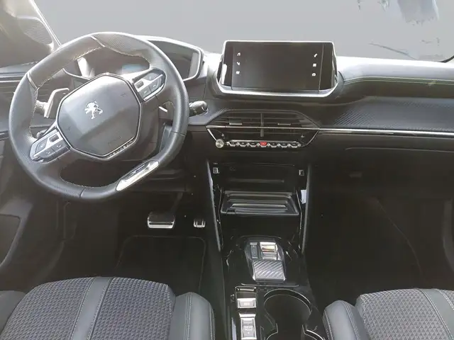 Peugeot 208 view 9