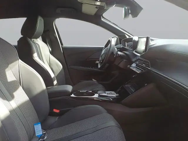 Peugeot 208 view 10