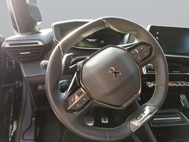 Peugeot 208 view 12
