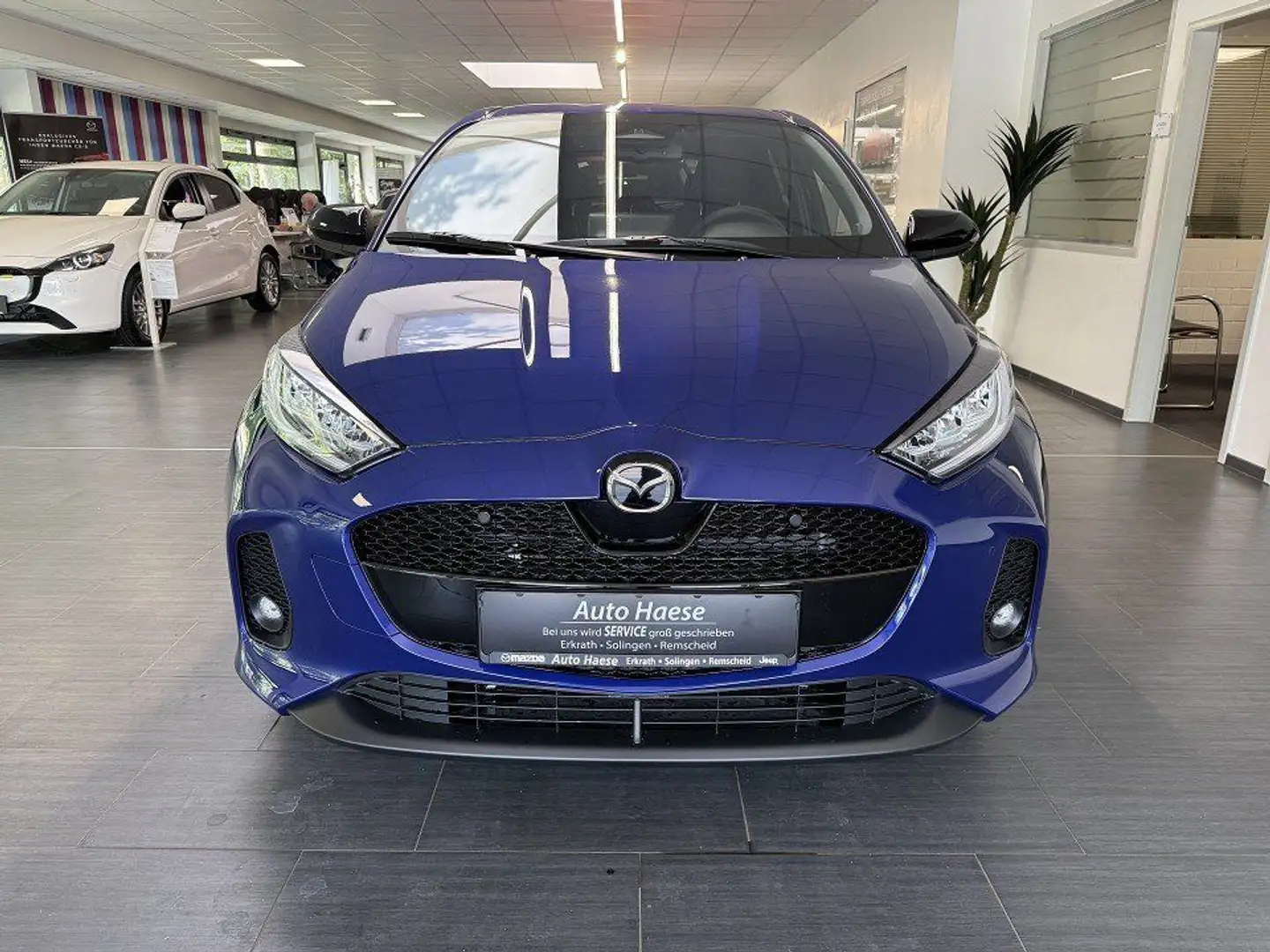 Mazda 2 Hybrid 1.5 116PS Homura LED Navi RFK Bleu - 2