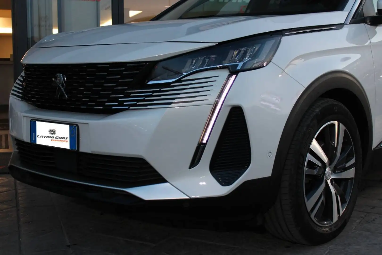 Peugeot 3008 1.2 puretech t Allure Pack s&s 130cv eat8 Fehér - 2