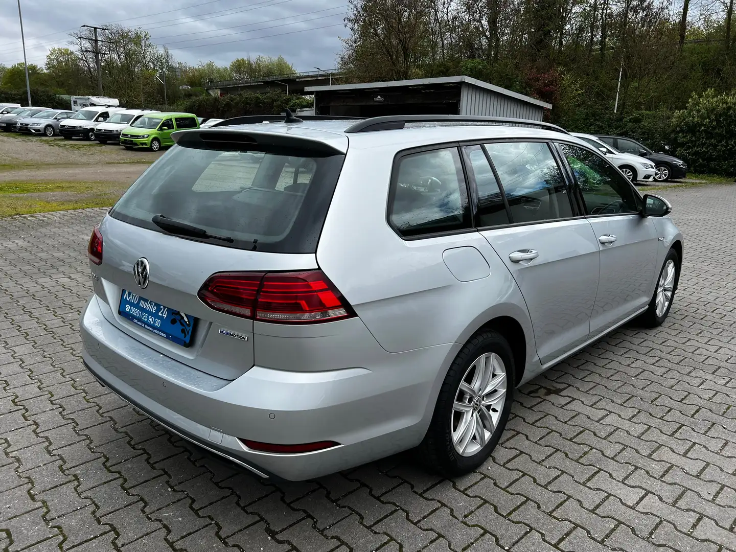 Volkswagen Golf Variant Comfortline 1.5 TGI DSG ACC Massage Standheizung Argent - 2