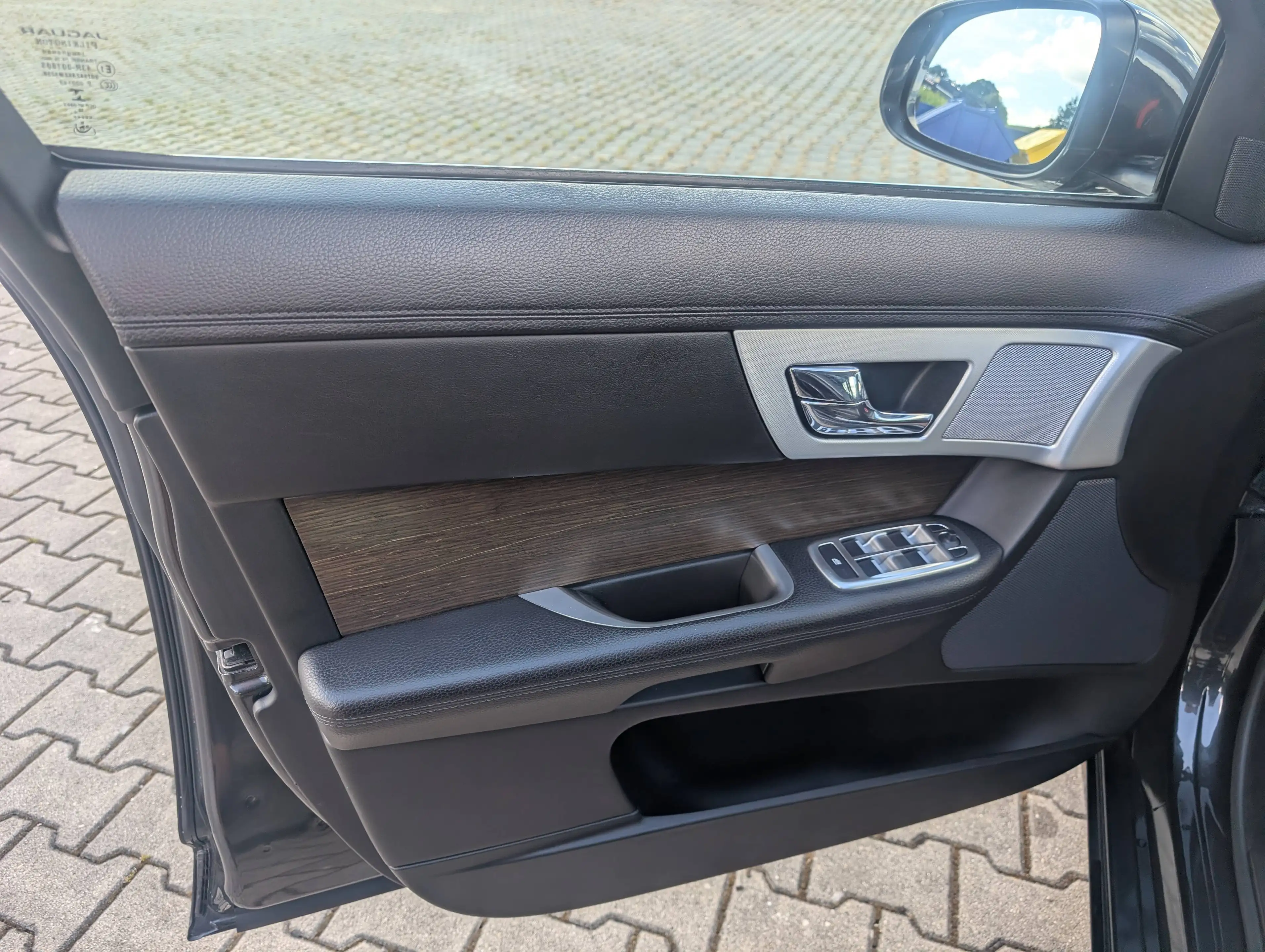 Jaguar XF 3.0 V6 Diesel — photo 10
