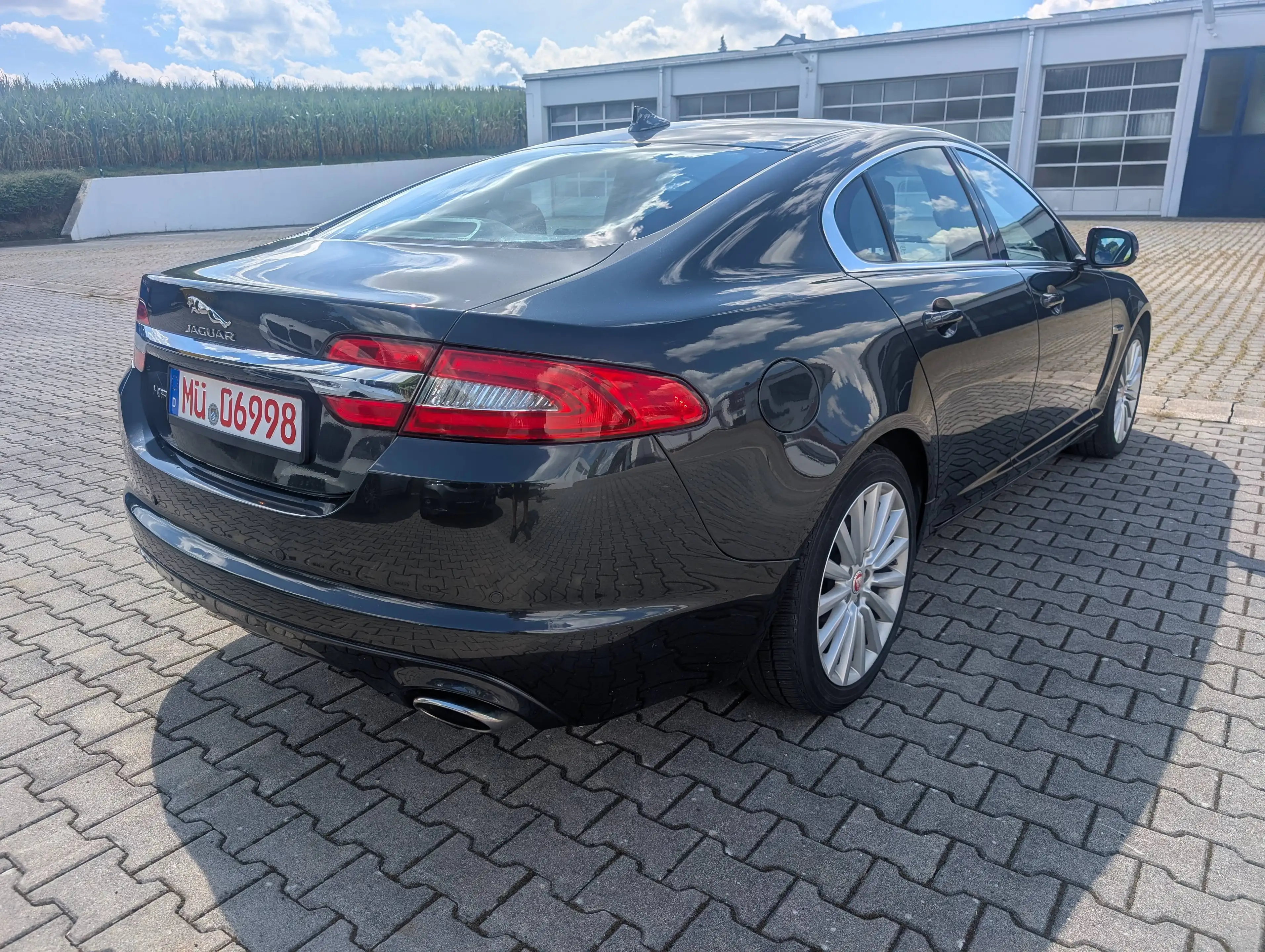Jaguar XF 3.0 V6 Diesel — photo 6